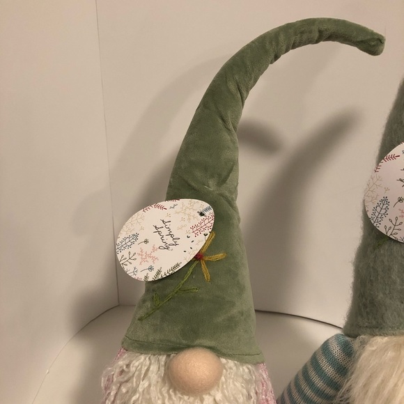 Neutral large sitting Easter Spring gnome pair - Picture 3 of 16